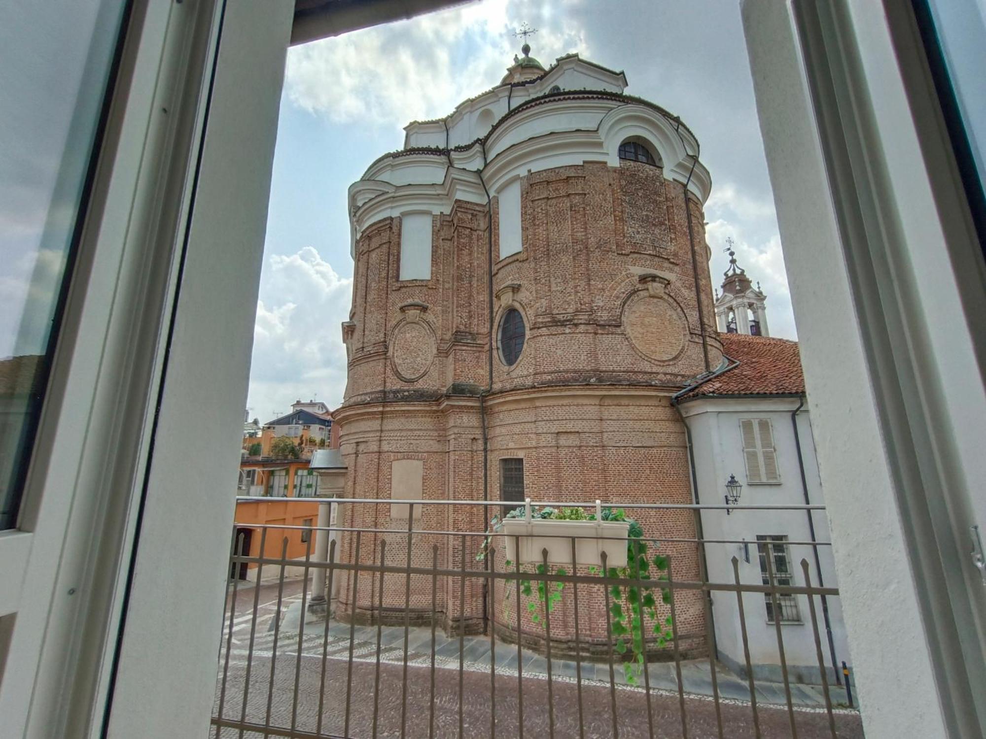Santa Chiara Nuovo Appartamento In Centro Di Bra Exterior foto
