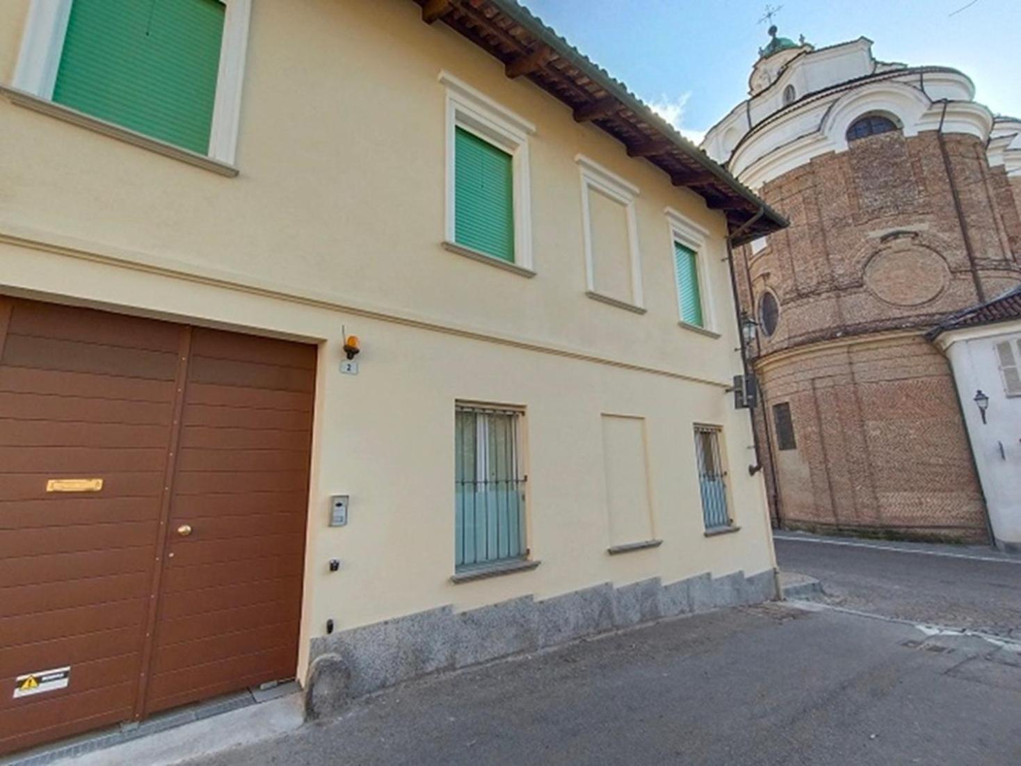 Santa Chiara Nuovo Appartamento In Centro Di Bra Exterior foto